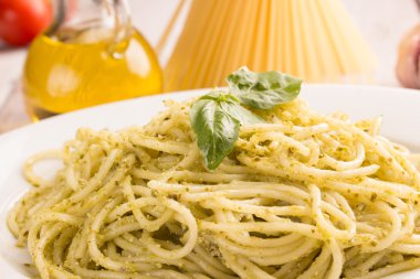 Spagetti pesto ile