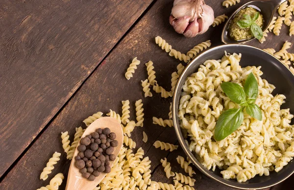 Fusilli with pesto sauce — Stock Photo, Image