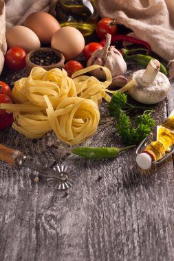 sebze ve otlar ile Tagliatelle