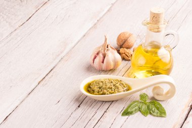 pesto sos Beyaz ahşap tablo