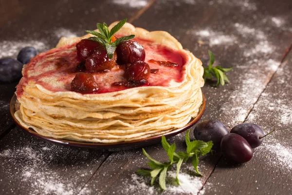 Crêpes aux prunes — Photo