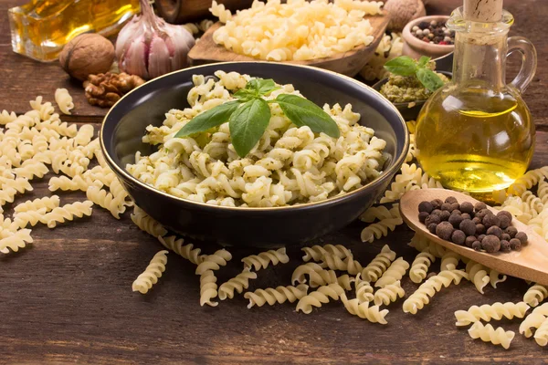 Pasta med pesto — Stockfoto