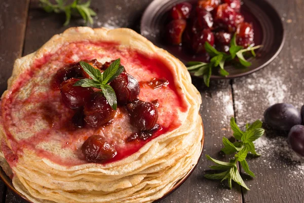 Crêpes aux prunes — Photo