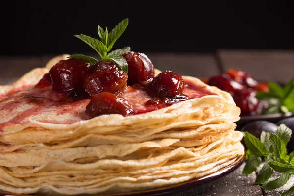 Crêpes aux prunes — Photo