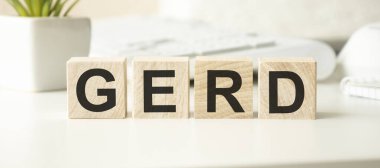 Küp ve kitaplardan gelen GERD Gastroözofageal reflü hastalığı.