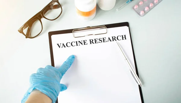 Slovo Očkování Dotazníku Ruka Lékařské Rukavici — Stock fotografie