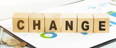 Kelime değişikliğiyle ahşap küpü çevirin.