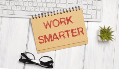 Çalışma Zekası metni gözlüklü bir deftere yazıldı