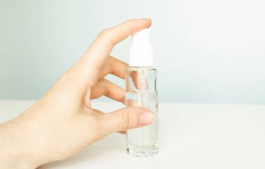 Alkol jeli, temiz el yıkama antivirüs bakterisi, kirli cilt bakımı.