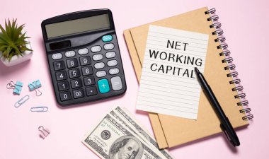 Not defterindeki Net Çalışma Sermayesi metni üzerinde klavye tablosu.