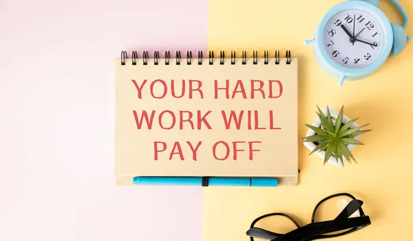 Blocco Note Iscrizione Your Hard Work Pay Sulla Scrivania Dell — Foto Stock