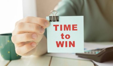 Not defterine yazı yazma zamanı. İş Konsepti