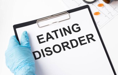 DISORDERS DISORDERS metni bir doktor tarafından tutulan bir deftere yazılır. Tıbbi konsept.