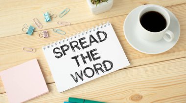 Araçlar ve Notlar içeren Not Defteri Kelimeyi yayın