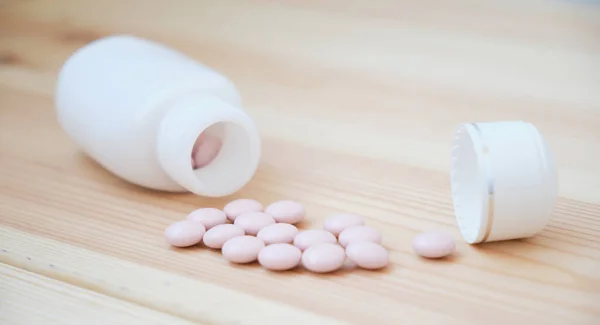Eine Flasche Pillen Tabletten Schmerzmittel Und Verschreibungspflichtige Medikamente Einem Medizinischen — Stockfoto