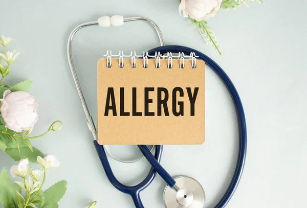 Teks Allergy Dengan Latar Belakang Medicaments Stetoskop — Stok Foto
