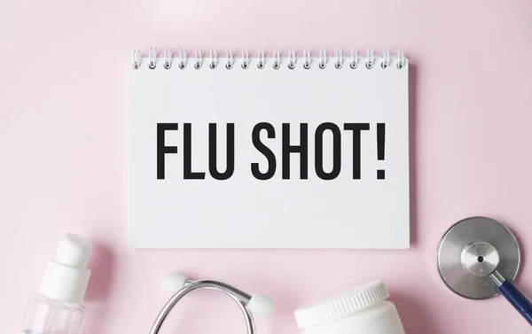 Notepad Dengan Teks Flu Shot Kalkulator Dan Stetoskop Konsep Medis — Stok Foto