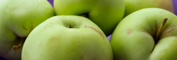 Красивые Зеленые Яблоки Рынке — стоковое фото