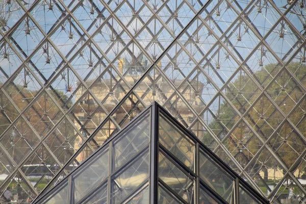 Het Louvre Frankrijk — Stockfoto