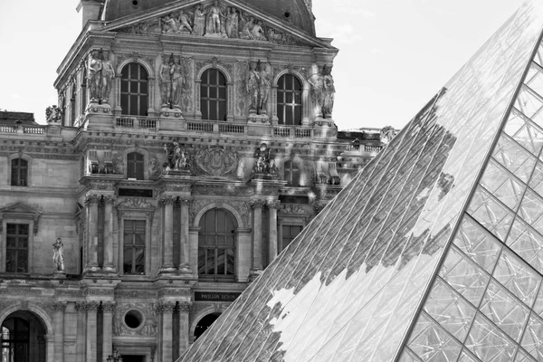 Louvre Paříži Francii — Stock fotografie