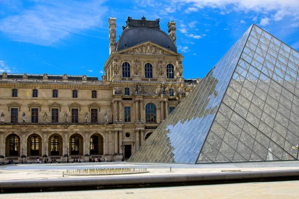 Louvre Paříži Francii — Stock fotografie
