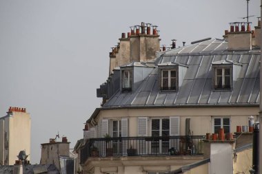 Şehirdeki eski bina.