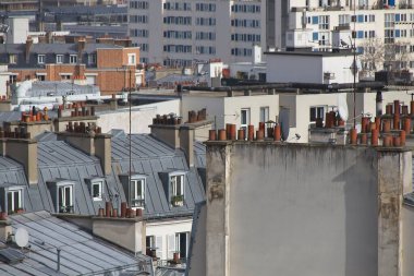 Şehirdeki eski bina.