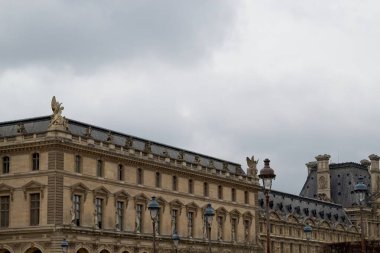 palace of louvre paris