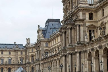 palace of louvre paris