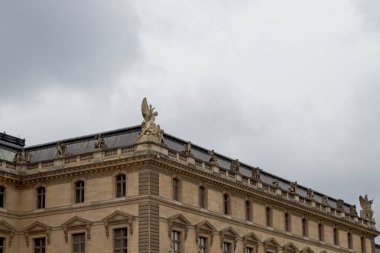 palace of louvre paris