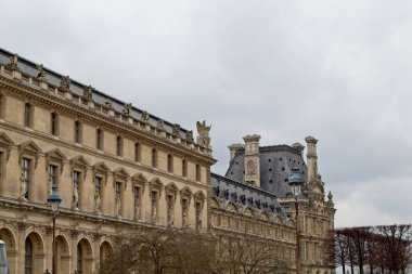 palace of louvre paris