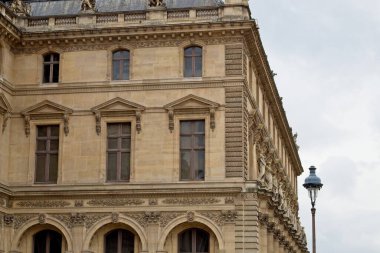 palace of louvre paris