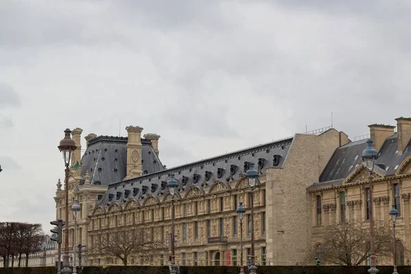 Палац Лувр Паріс — стокове фото