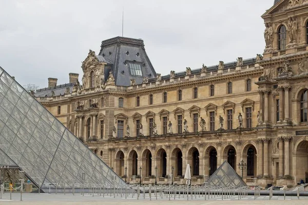 Palace Louvre Paris —  Fotos de Stock