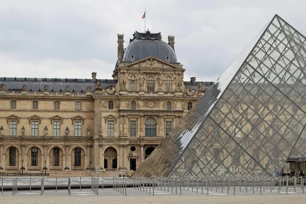 Palace Louvre Paris — Fotografia de Stock