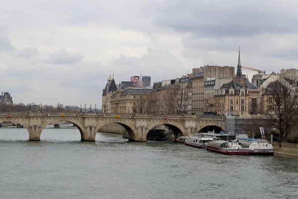 Brücke Über Den Fluss — Stockfoto