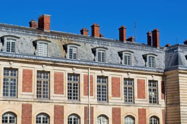 Kasabada eski bir ev.