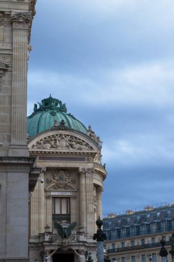 Opera binasının ayrıntıları