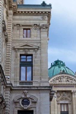 Opera binasının ayrıntıları