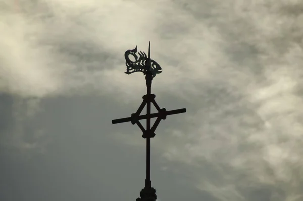 Kruis Aan Bovenkant Van Hemel — Stockfoto