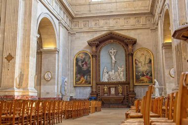 Kilisenin ayrıntıları.