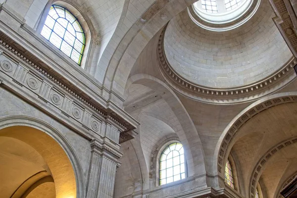 Kilisenin ayrıntıları.