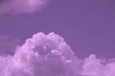 Bulutlu mavi gökyüzü