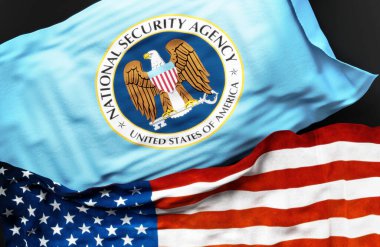 ABD Ulusal Güvenlik Teşkilatı bayraklarıyla birlikte Amerika Birleşik Devletleri bayrağı da aralarındaki birliği simgeliyor.