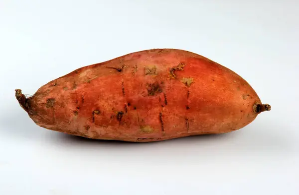 Sötpotatis Batata Isolerad Vit Bakgrund Ipomoea Batatas — Stockfoto