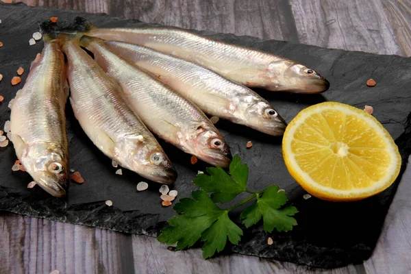 Fresh Smelt Fish Black Stone Plate Smelt Fishes European Smelt — Stock Photo, Image