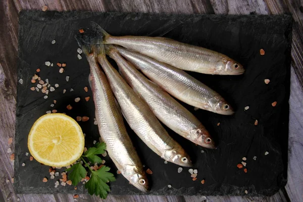 Fresh Smelt Fish Black Stone Plate Smelt Fishes European Smelt — Stock Photo, Image