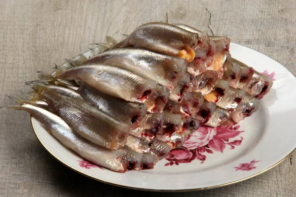 Lotes Peixe Fresco Cheiro Prato Branco Peixe Eviscerado Grupo Peixe — Fotografia de Stock