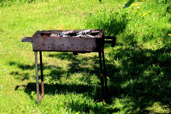 Пустая Решетка Гриля Пламя Огня Огонь Древесном Угле Приготовления Пищи — стоковое фото