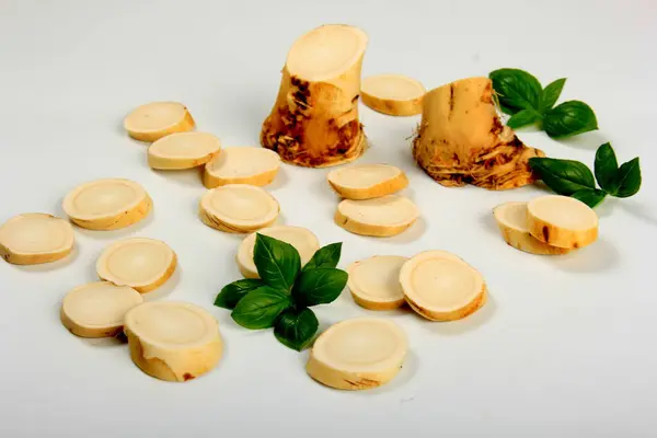Sliced Horseradish Root Isolated White Background Fresh Horseradish — Stock Photo, Image